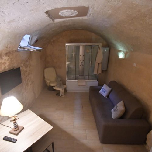 Villa Maggiulli - Interni camera relax con doccia multisensoriale